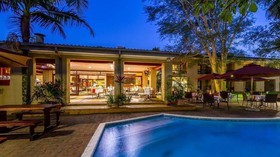 Hotel Numbi and Garden Suites