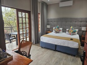 Tembo Guest Lodge