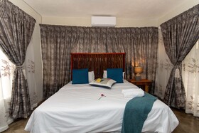 Woodpeckers Guest House