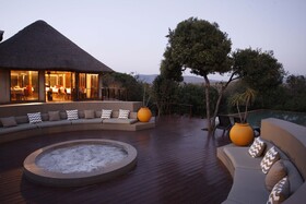 Thanda Safari