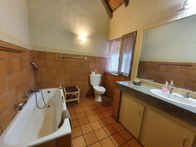 Ekuthuleni River Front Chalets