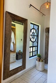 Hippomoon Lodge