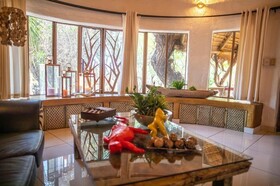 Hippomoon Lodge