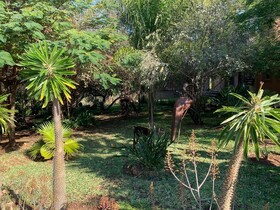 Hippomoon Lodge