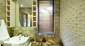 Khaya Ndlovu Safari Manor