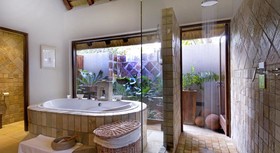 Khaya Ndlovu Safari Manor