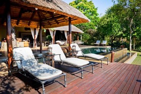 Khaya Ndlovu Safari Manor