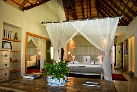 Khaya Ndlovu Safari Manor