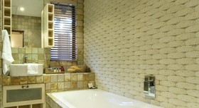 Khaya Ndlovu Safari Manor