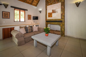 Leopard's Lair Bush Lodge