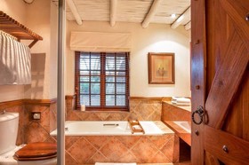 Thornybush Waterside Lodge