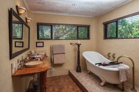 Kariega Game Reserve Ukhozi Lodge