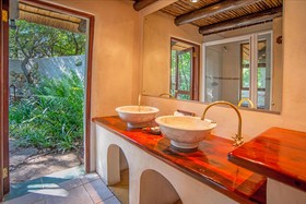 Kuname Lodge