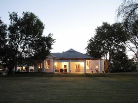 Broadlands Country House