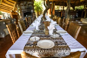 Toro River Lodges Big 5 Safari