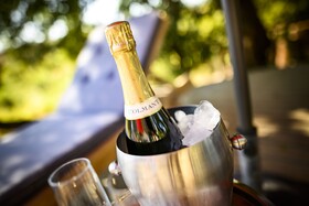 Toro River Lodges Big 5 Safari
