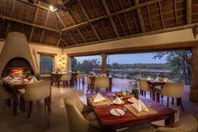Thornybush Simbambilli Game Lodge