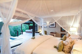 Thornybush Simbambilli Game Lodge