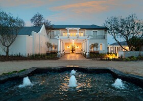 Long Lee Manor