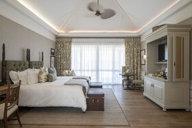 Long Lee Manor