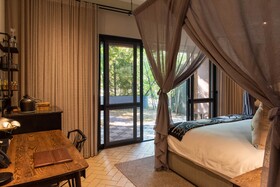 Kruger Shalati - Train on The Bridge & Garden Suites