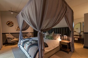 Kruger Shalati - Train on The Bridge & Garden Suites