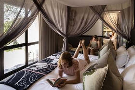 Kruger Shalati - Train on The Bridge & Garden Suites