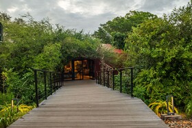 Kruger Shalati - Train on The Bridge & Garden Suites