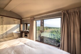 Kruger Shalati - Train on The Bridge & Garden Suites