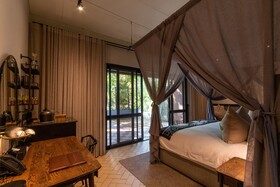 Kruger Shalati - Train on The Bridge & Garden Suites
