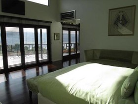 Ichibi Lakeside Lodge