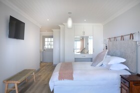 Serenity Ocean Lodge
