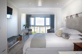 Serenity Ocean Lodge
