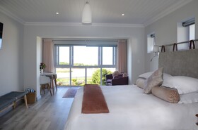 Serenity Ocean Lodge