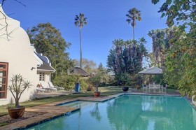 Serpentine Manor