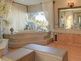 Xanadu Guest Villa