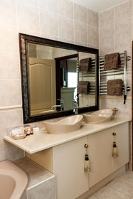 Xanadu Guest Villa