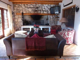 Oakhurst Hotel