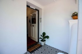 Whispering Oaks Guest House