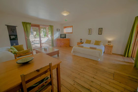 Dreamland Beach House & Studios At Supertubes