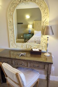 Mandyville Hotel