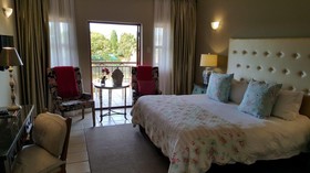 Mandyville Hotel