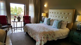 Mandyville Hotel