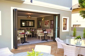 Mandyville Hotel