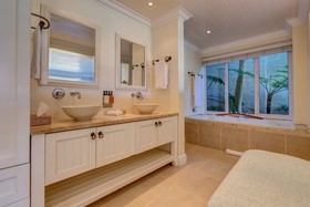 Amanzi Island Boutique Hotel