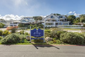 Amanzi Island Boutique Hotel