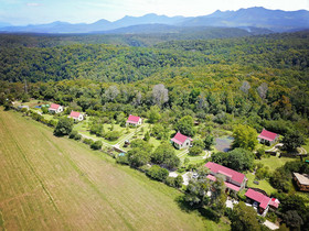 Forest Edge Nature Lovers Retreat