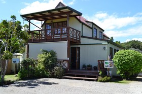 Forest Edge Nature Lovers Retreat