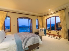 Villa Paradisa Guest House