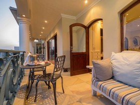 Villa Paradisa Guest House